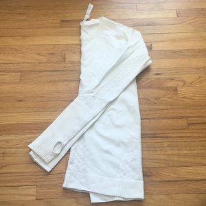 EUC white long sleeve Lululemon Athletica top!